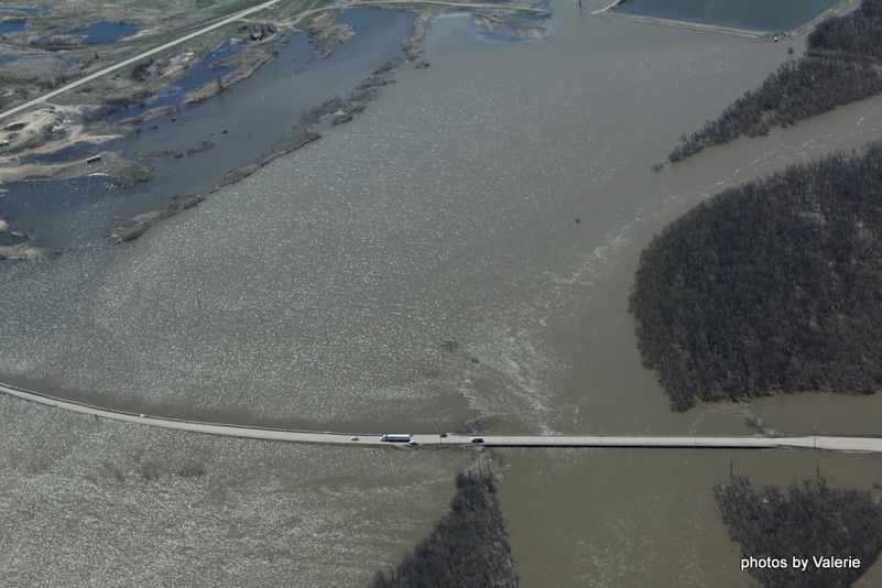 AquaDams as Flood Control Barriers