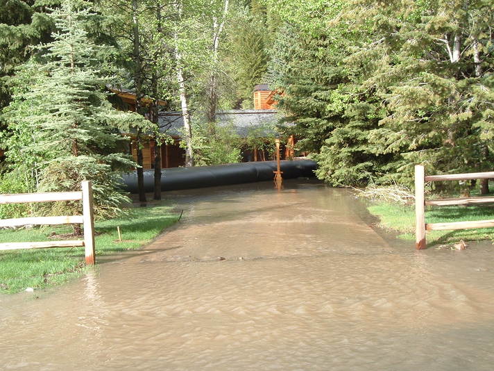 AquaDams as Flood Control Barriers