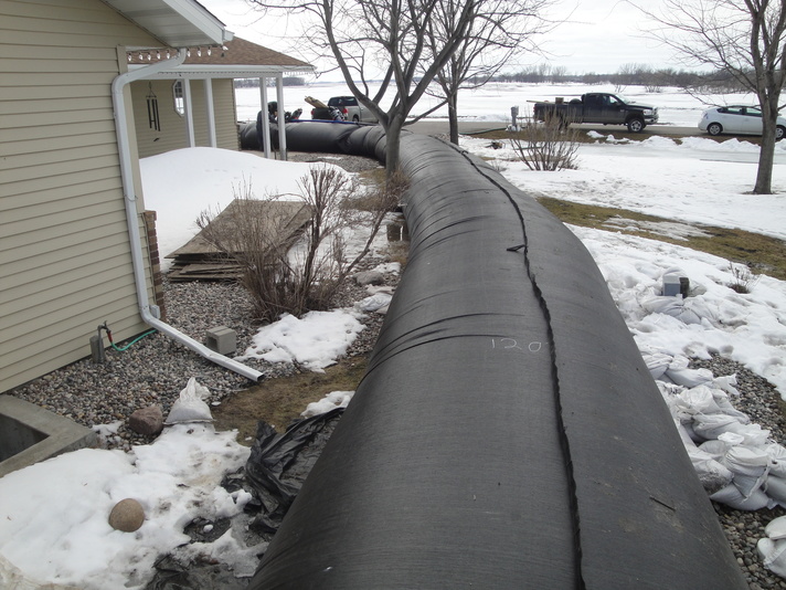 AquaDams as Flood Control Barriers