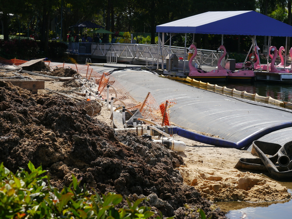 12ft AquaDams at Orlando SeaWorld, 2015