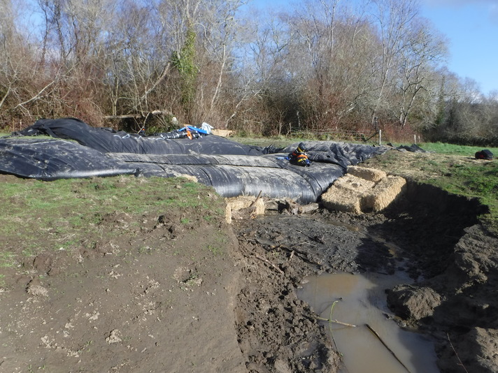 Jacoby Creek Bank Washout, Isolation with AquaDams