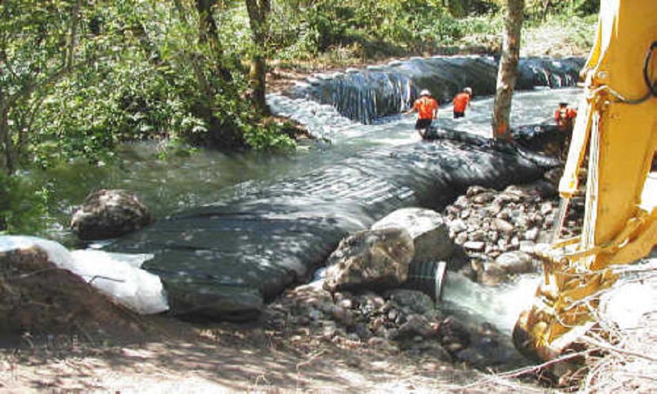 Stream Diversion for Concrete Check Dam Apple Creek, CA, 2001