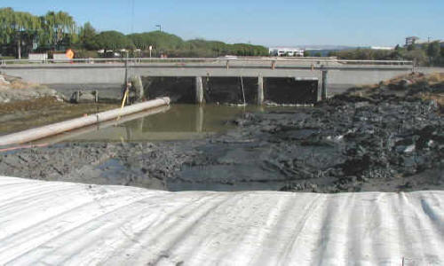 Dewatering Tidal Canal for Water Intake Repair Fremont, CA (2002)