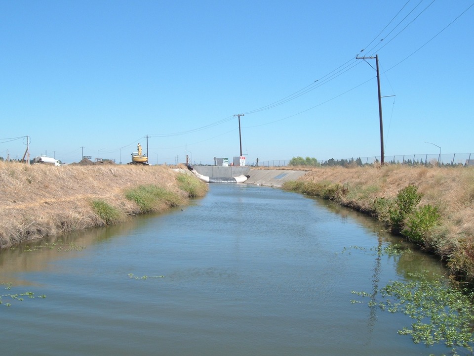 Canal Job with a Headwall Sacramento, CA 2005