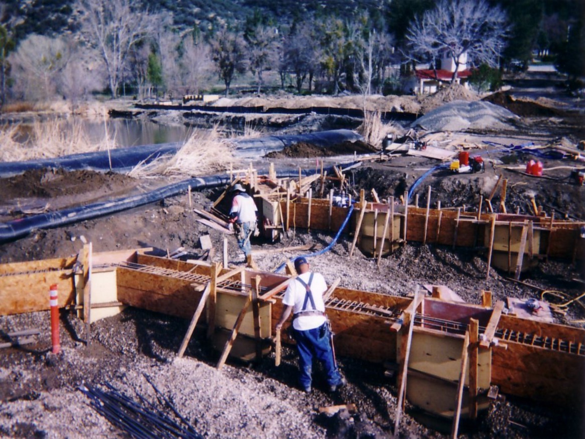 Lake Hughes, CA 2003
