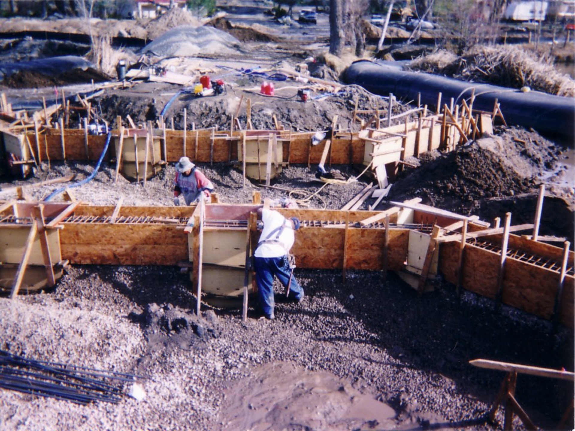 Lake Hughes, CA 2003