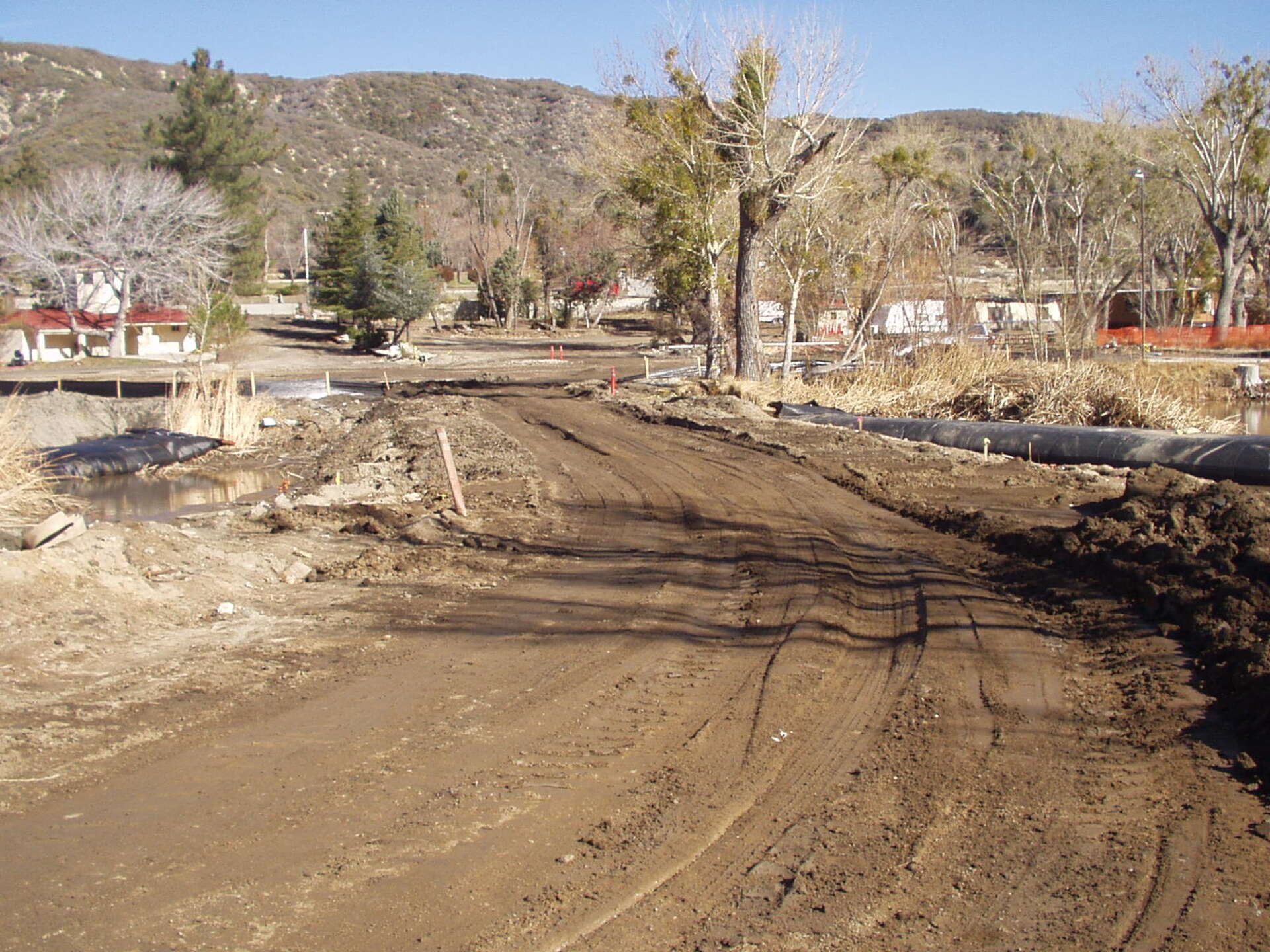 Lake Hughes, CA 2003